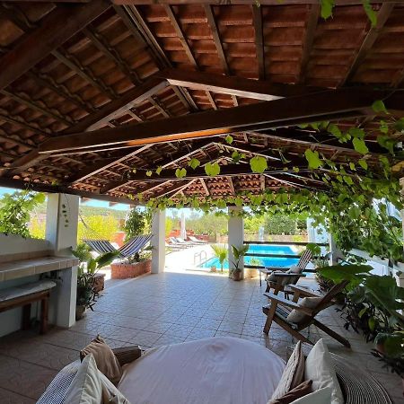 Gorana Apartman With Swimming Pool Apartment Jelsa  Exterior foto